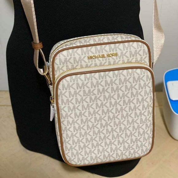 MICHAEL KORS FLIGHT BODY BAG - Picture 4 of 6